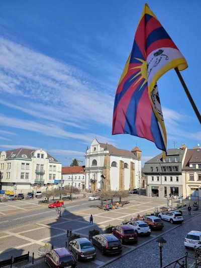 Vlajka pro Tibet opět zavlála na turnovské radnici