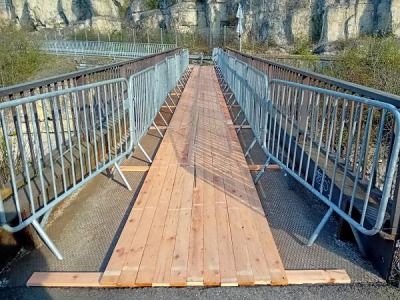 Lávka přes železniční trať v Dolánkách projde obnovou