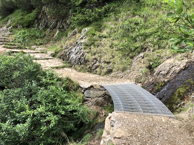 Mostek přes Rudný potok v Obřím dole je již opraven