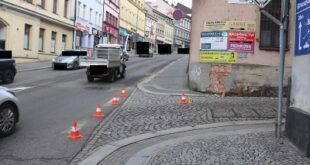 Policie hledá řidiče, který odjel z místa dopravní nehody v Turnově