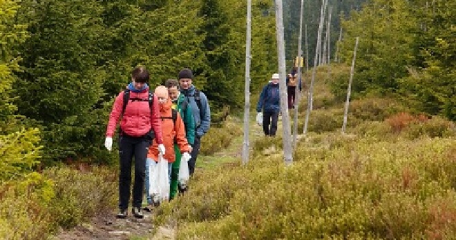 Čisté Krkonoše: dobrovolníci z hor sesbírali 2,5 tuny odpadu
