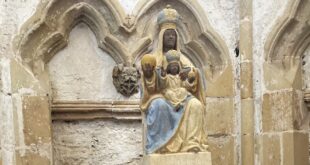 Nová soška madony v bezdězské hradní kapli