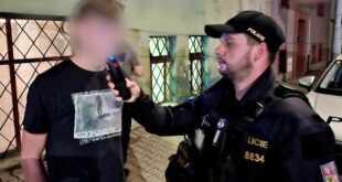 Policejní kontroly ADAM odhalily alkohol u mladistvých i drogy v provozovnách